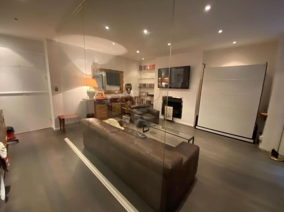 Large Studio Flat In Kensington Londra Esterno foto