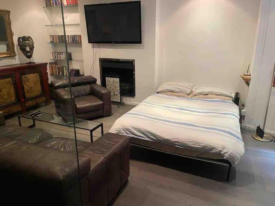 Large Studio Flat In Kensington Londra Esterno foto