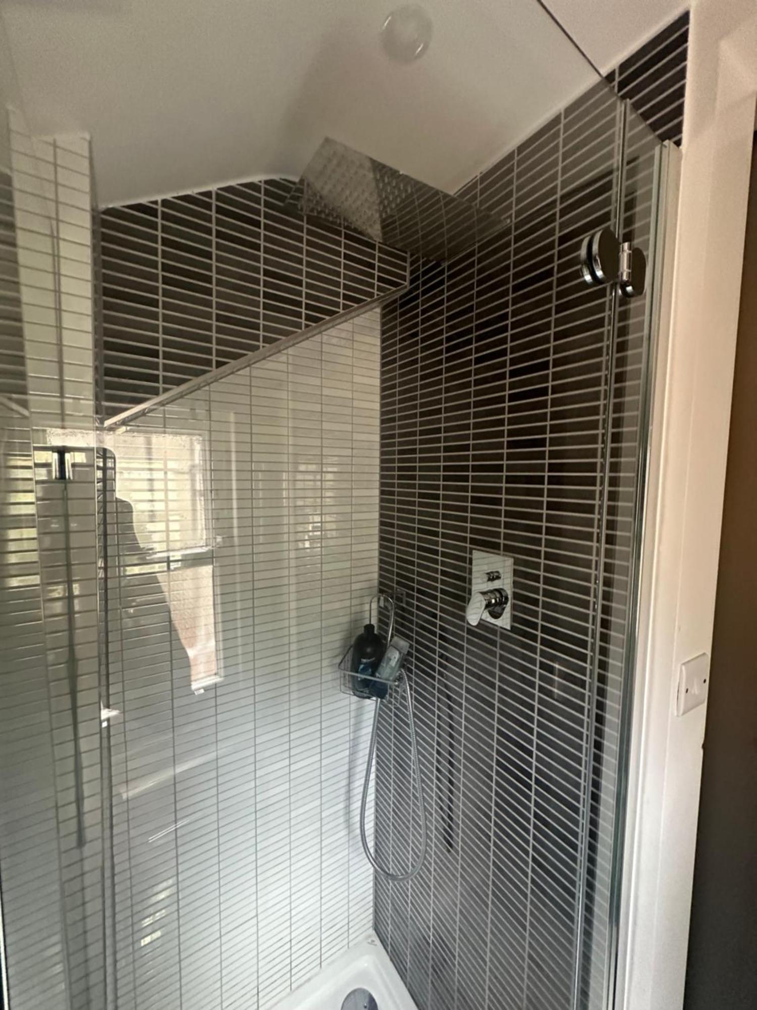 Large Studio Flat In Kensington Londra Esterno foto