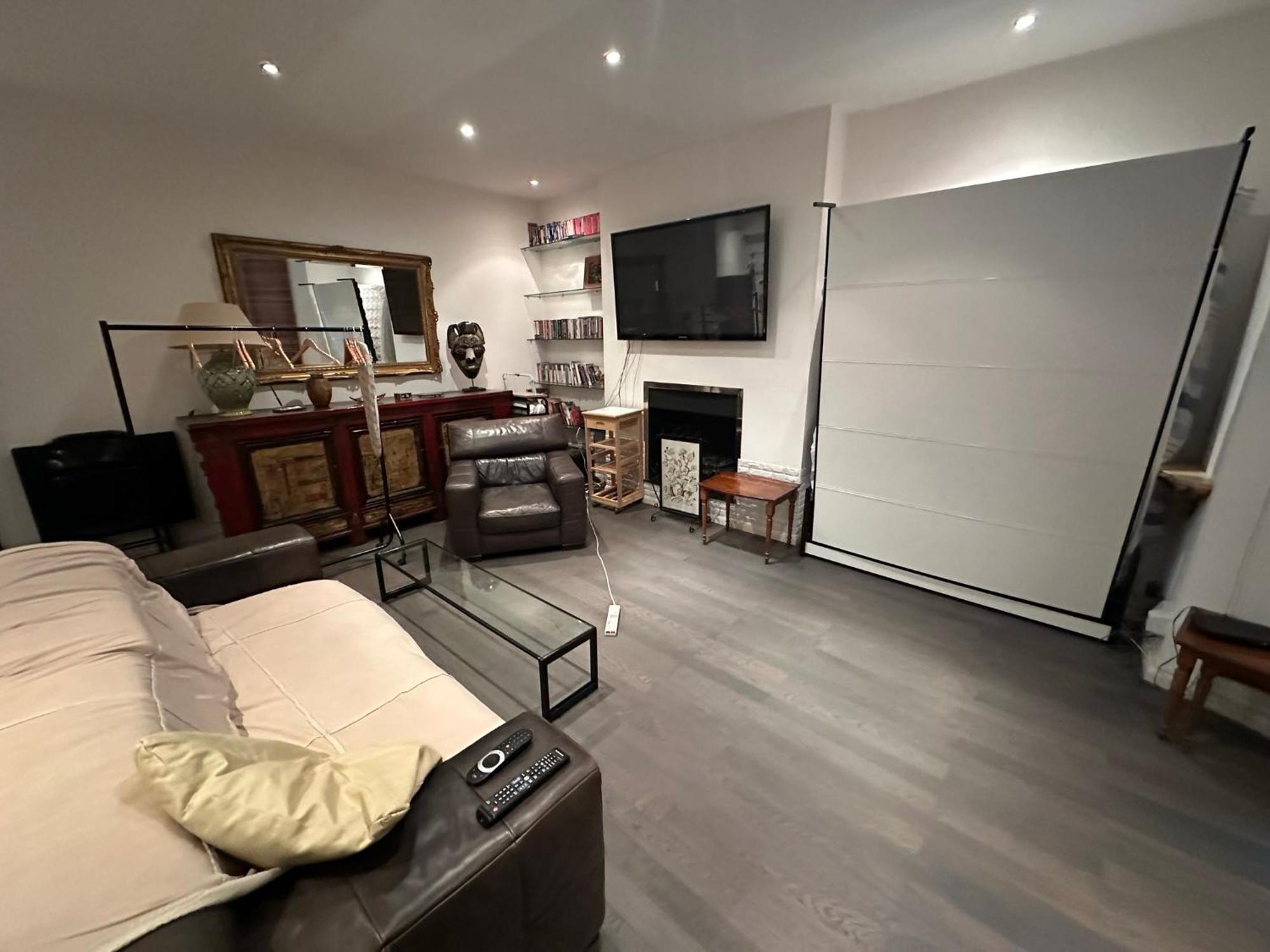 Large Studio Flat In Kensington Londra Esterno foto